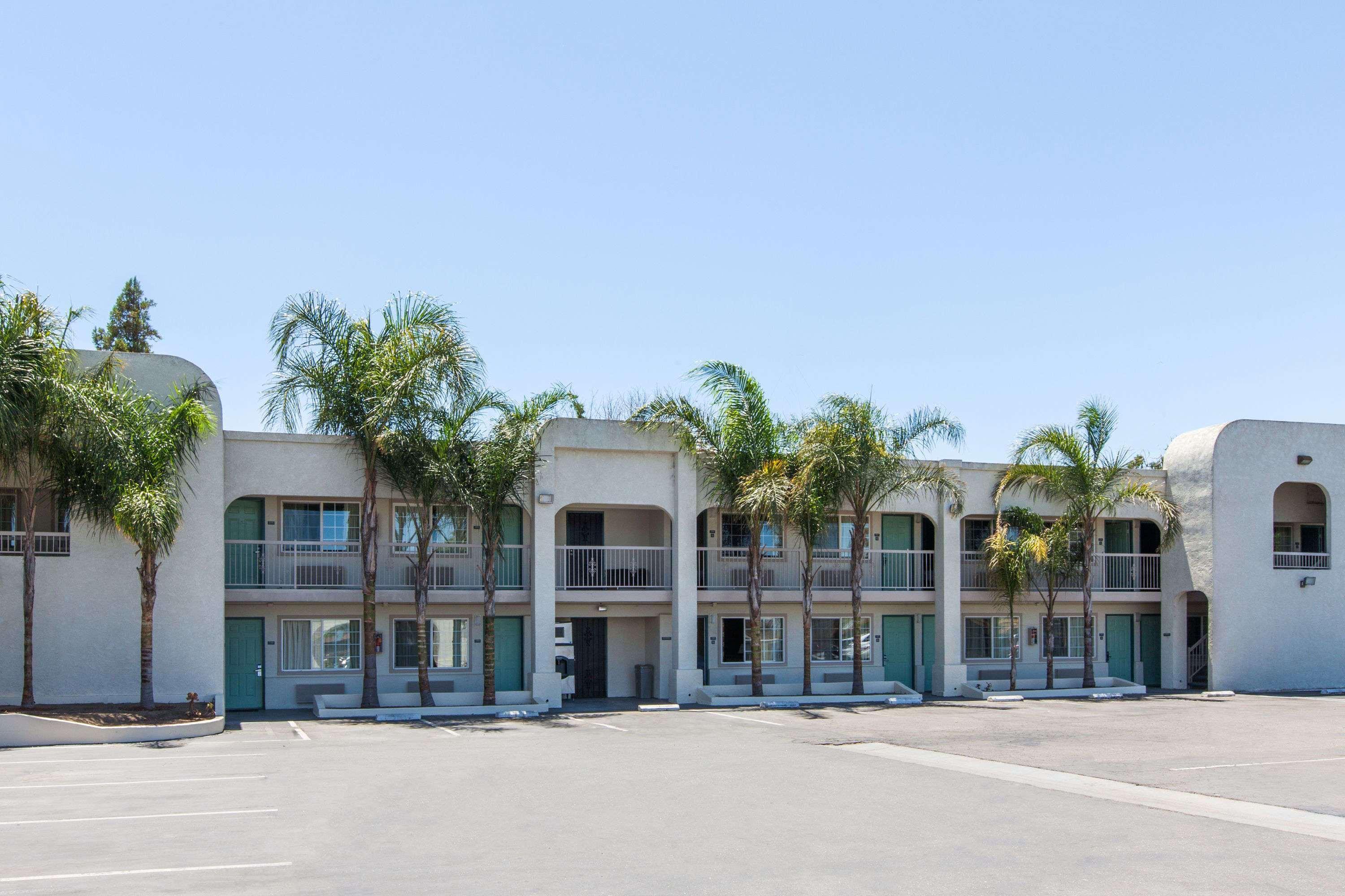 Travelodge By Wyndham Los Banos Ca Exteriör bild