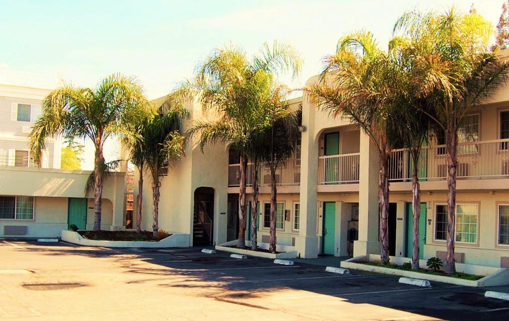 Travelodge By Wyndham Los Banos Ca Exteriör bild