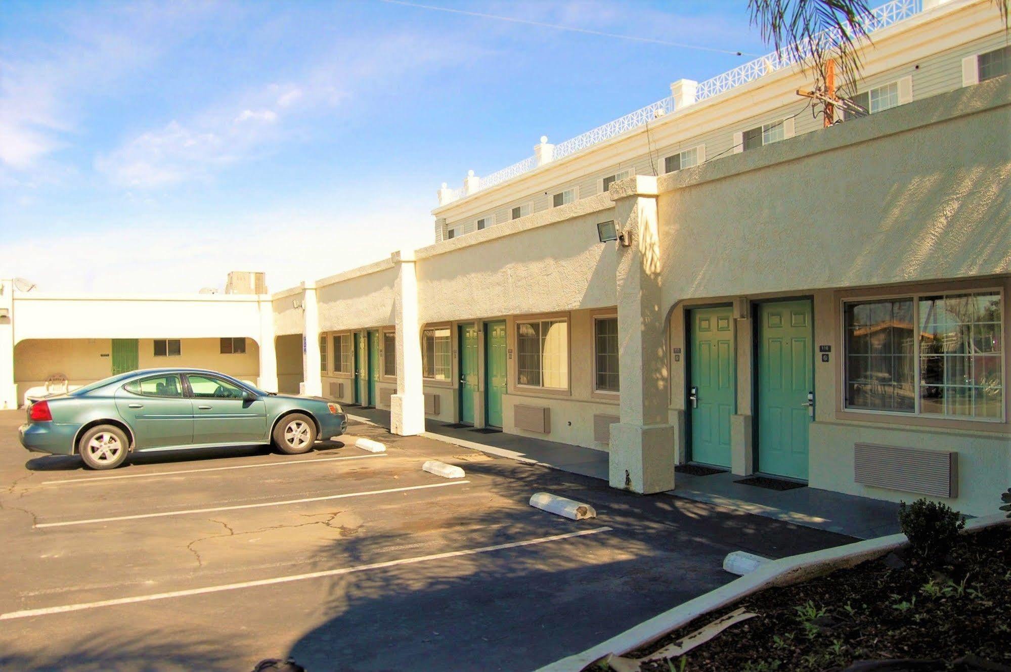 Travelodge By Wyndham Los Banos Ca Exteriör bild
